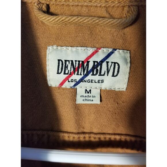 NWT Denim Blvd Los Angeles Women’s Distressed Cropped Jean Jacket Raw Hem Medium - Picture 2 of 10